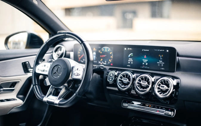 Mercedes-Benz Klasa A cena 179000 przebieg: 57192, rok produkcji 2019 z Poznań małe 742